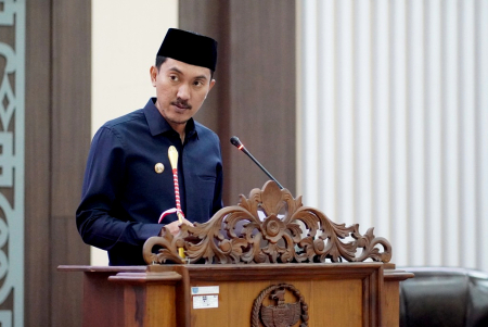 RAPAT PARIPURNA DPRD