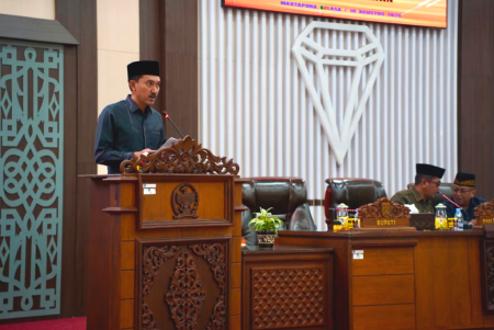 RAPAT PARIPURNA DPRD KAB BANJAR