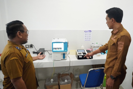 PENINJAUAN FASILITAS LABORATORIUM