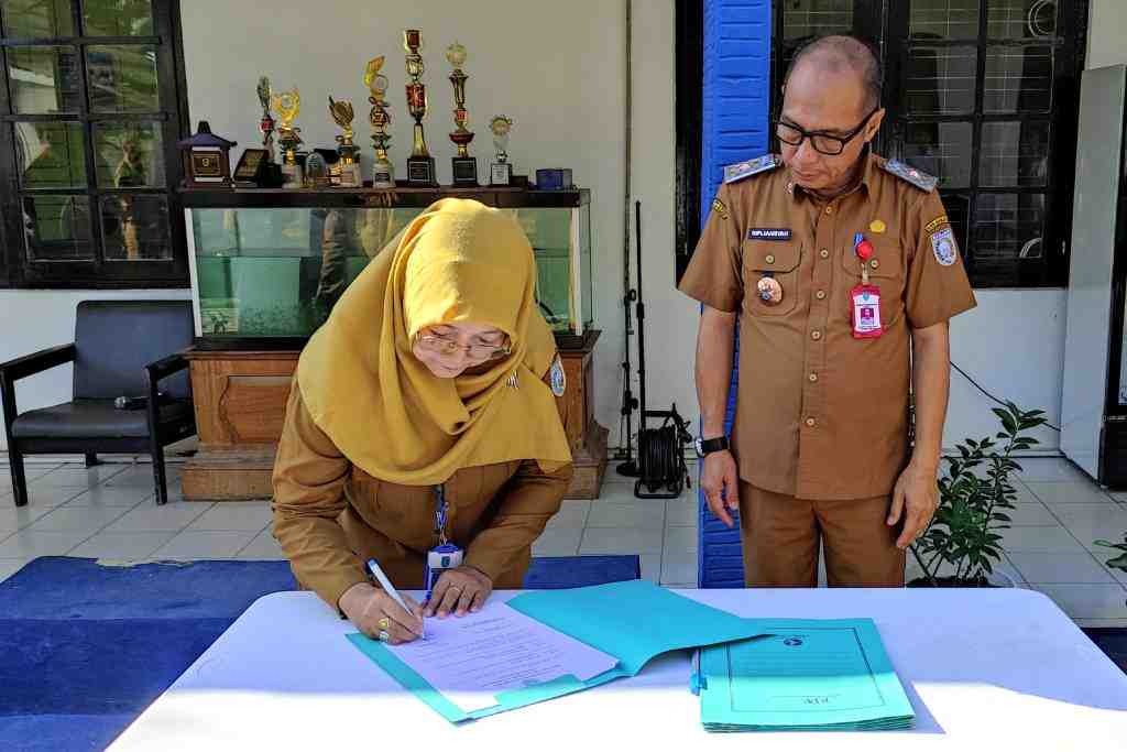 PENANDATANGANAN PERJANJIAN KINERJA