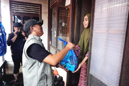 BANTUAN WARGA TERDAMPAK BANJIR