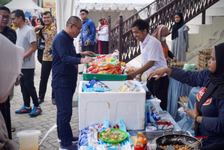 TINJAU STAN BAZAR FROZEN FOOD