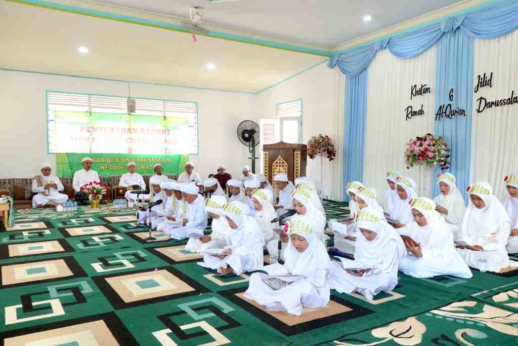 KHATAMAN DAN PEMBAGIAN RAPOR SANTRI