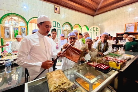 MENINJAU KOLEKSI PENINGGALAN BERSEJARAH