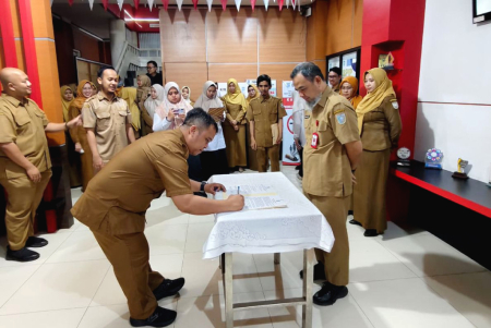 PENANDATANGANAN KINERJA DAN PAKTA INTEGRITAS