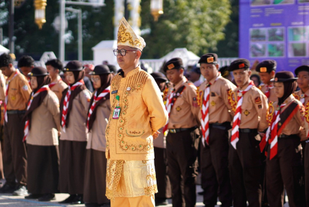 KENAKAN PAKAIAN ADAT BANJAR