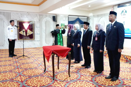 PENGAMBILAN SUMPAH PEJABAT PEMKAB BANJAR