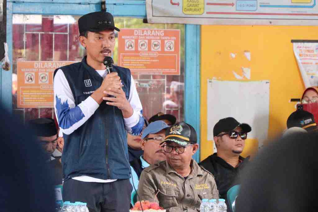 PENYERAHAN BANTUAN UNTUK WARGA TERDAMPAK BANJIR 