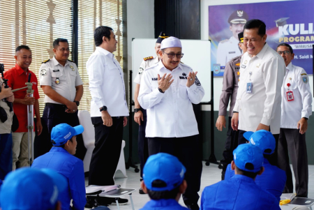 BERIKAN DOA DAN MOTIVASI WARGA BINAAN