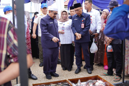 TINJAU STAN PENJUAL IKAN