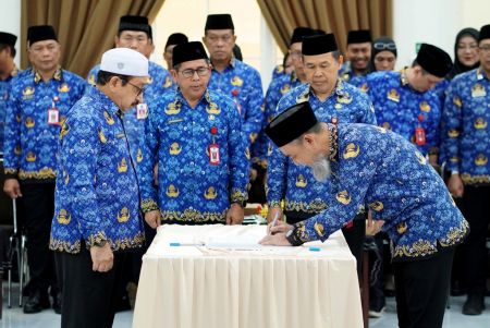 PENANDATANGANAN  PERUBAHAN STRUKTUR ORGANISASI