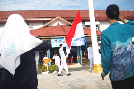 PENGIBARAN BENDERA MERAH PUTIH