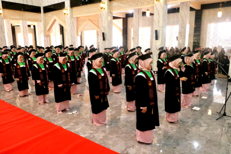 PENGUKUHAN SANTRIWAN DAN SANTRIWATI