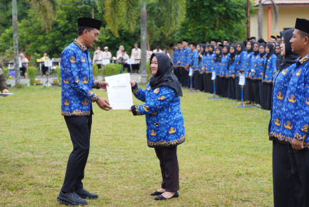 PENYERAHAN SK PPPK PARUH WAKTU