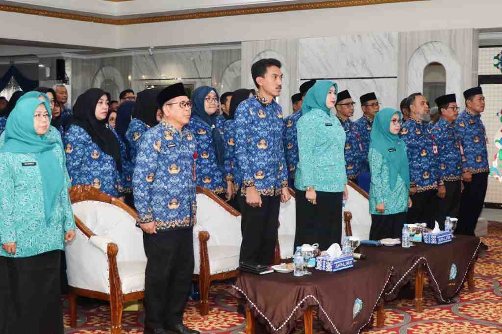 NYANYIKAN LAGU INDONESIA RAYA