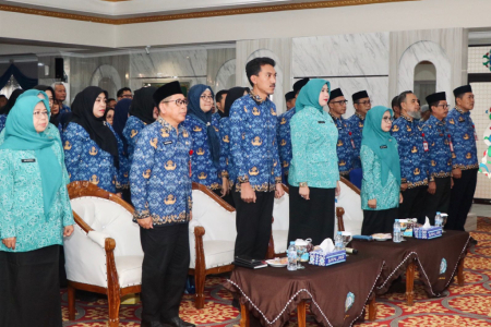 NYANYIKAN LAGU INDONESIA RAYA