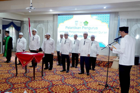 PENGAMBILAN SUMPAH PENGURUS LPTQ BANJAR