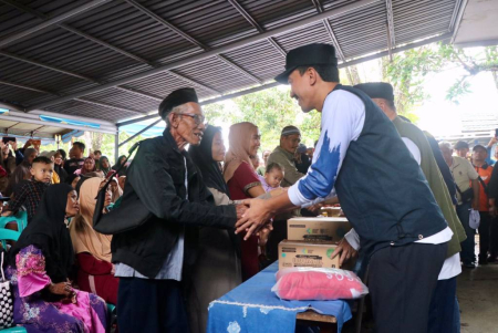 BERIKAN BANTUAN