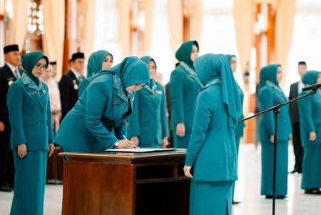 PELANTIKAN KETUA TP PKK DAN PEMBINA POSYANDU