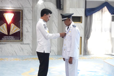 PASANG LENCANA TANDA JABATAN