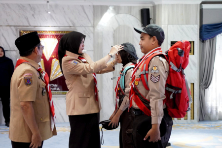 PENYEMATAN ATRIBUT KONTINGEN JAMNAS XII 2026