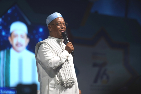 BANJAR BERSELAWAT DI ALUN ALUN RAZA