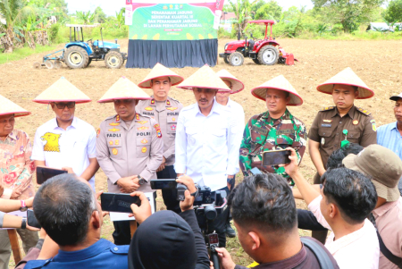 BERI KETERANGAN PERS