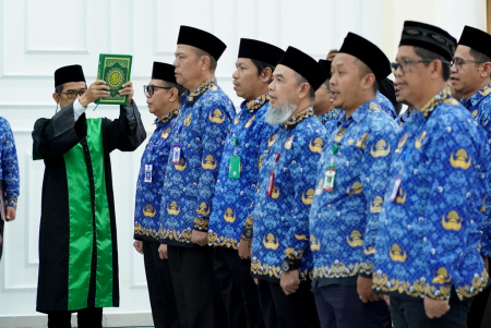 SUMPAH PEJABAT PEMKAB BANJAR