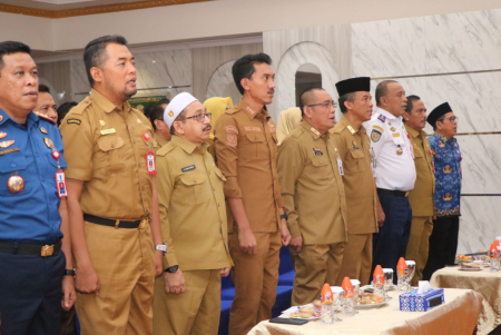 NYANYIKAN LAGU INDONESIA RAYA
