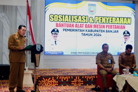 SOSIALISASI DAN PENYERAHAN ALAT DAN MESIN PERTANIAN