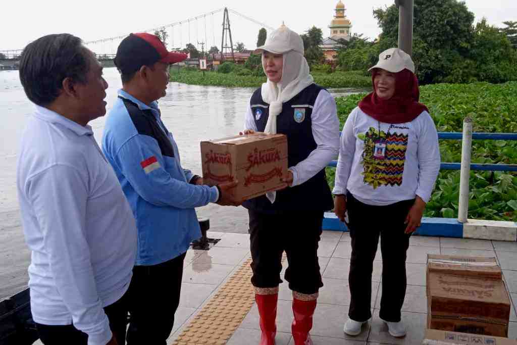 BANTUAN KORBAN TERDAMPAK BANJIR
