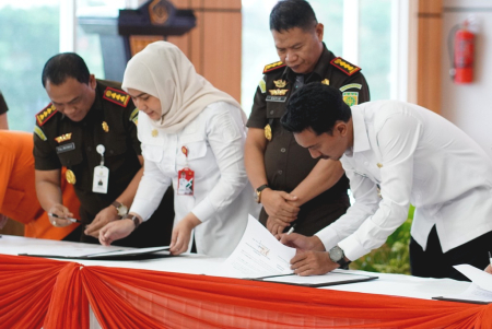 MOU DAN PKS KEJARI KAB BANJAR DENGAN BUPATI