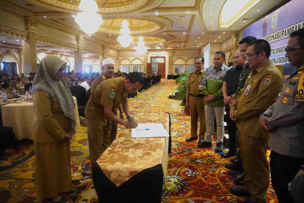 PENANDATANGANAN PAKTA INTEGRITAS PAMBAKAL