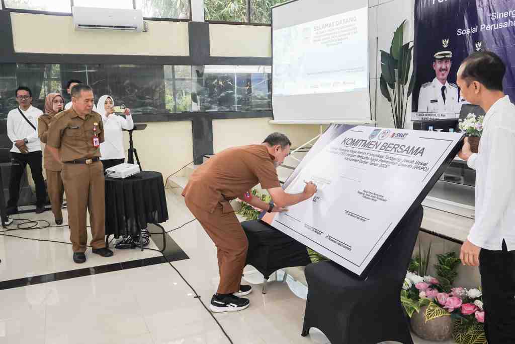 PENANDATANGANAN KOMITMEN BERSAMA