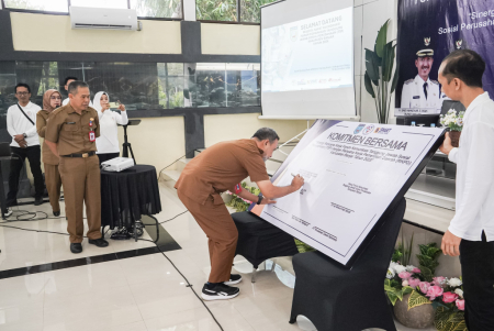PENANDATANGANAN KOMITMEN BERSAMA