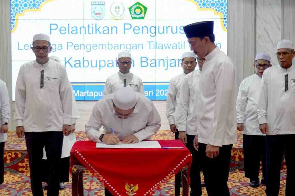 PENANDATANGANAN BERITA ACARA PELANTIKAN