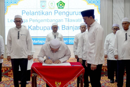PENANDATANGANAN BERITA ACARA PELANTIKAN