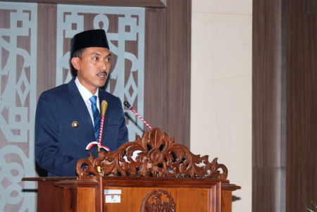 RAPAT PARIPURNA DPRD BANJAR