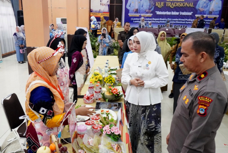 TINJAU STAN SKPD LOMBA KUE TRADISIONAL