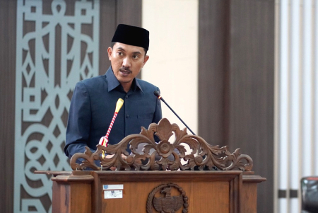 RAPAT PARIPURNA DPRD KAB BANJAR