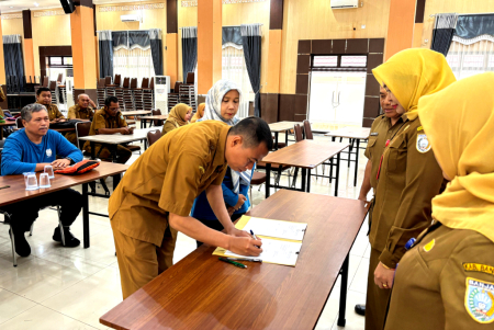 PENANDATANGANAN PENERIMAAN BANTUAN SEKOLAH