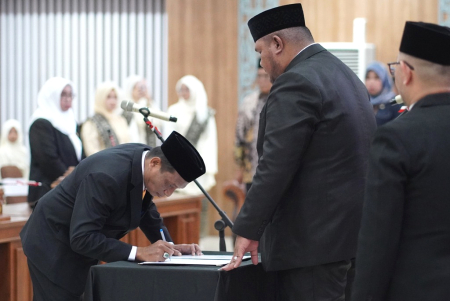 PENANDATANGANAN BERITA ACARA PELANTIKAN