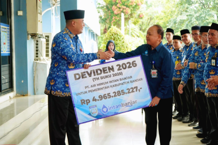 PENYERAHAN DIVIDEN KEPADA PEMKAB BANJAR