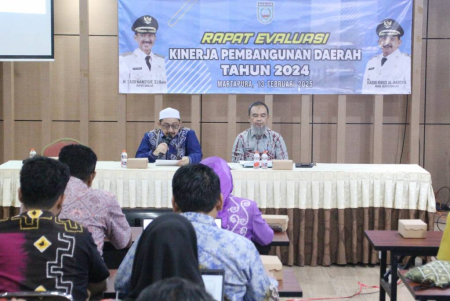 RAPAT EVALUASI KINERJA PEMBANGUNAN DAERAH