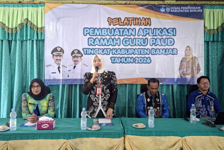 PELATIHAN PEMBUATAN APLIKASI RAMAH GURU PAUD