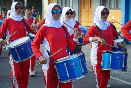 MARCHING BAND JALAN SANTAI