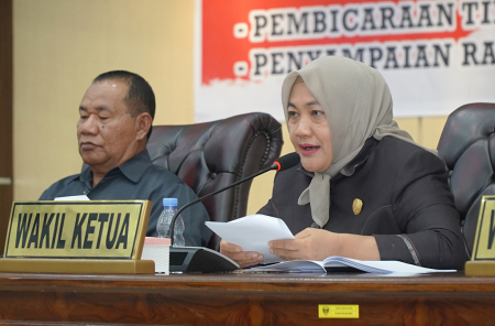MENJAGA KEPERCAYAAN PUBLIK