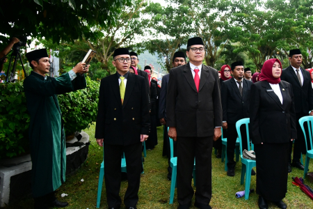 AMBIL SUMPAH PEJABAT