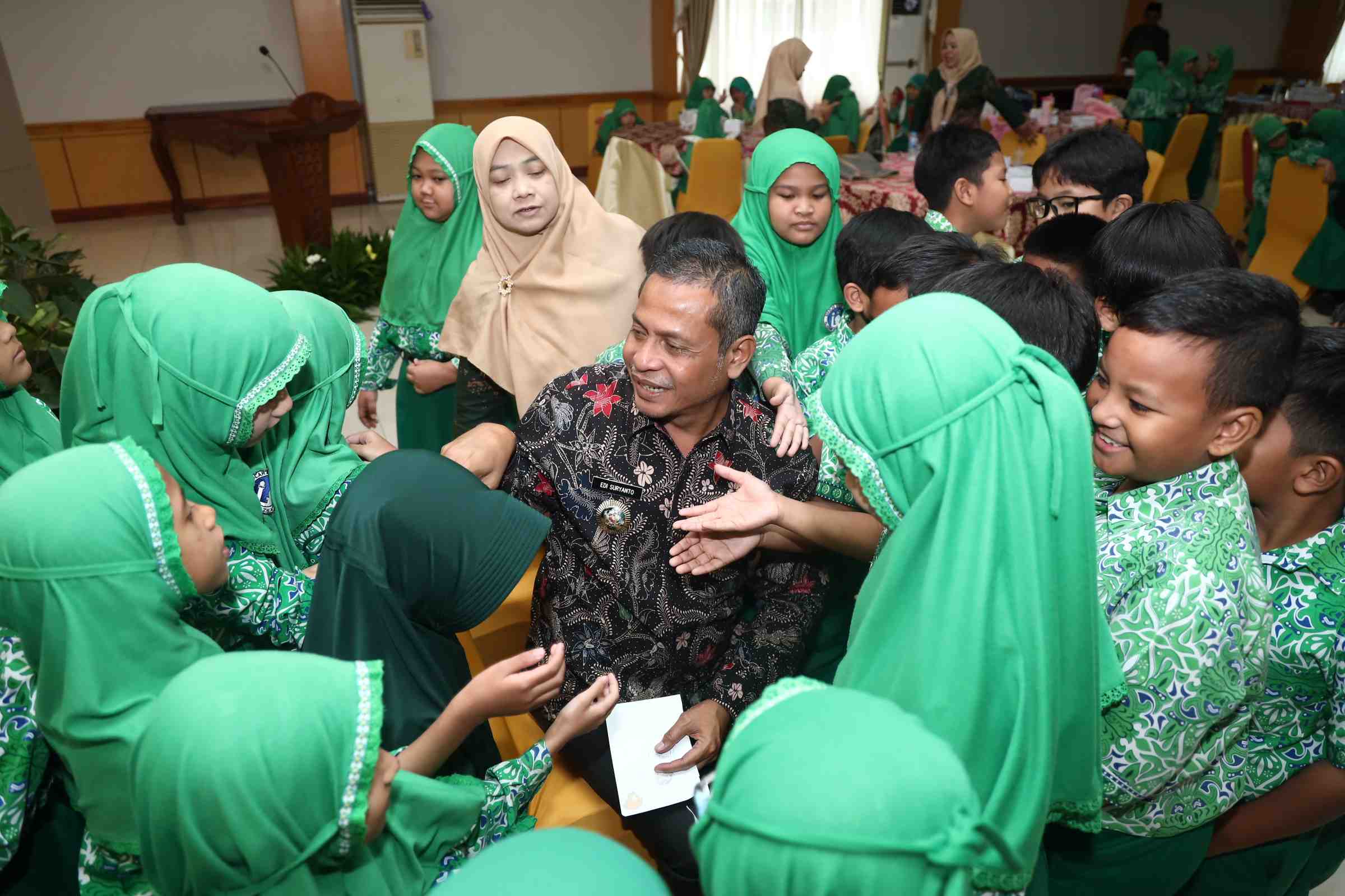 KUNJUNGAN ANAK SEKOLAH