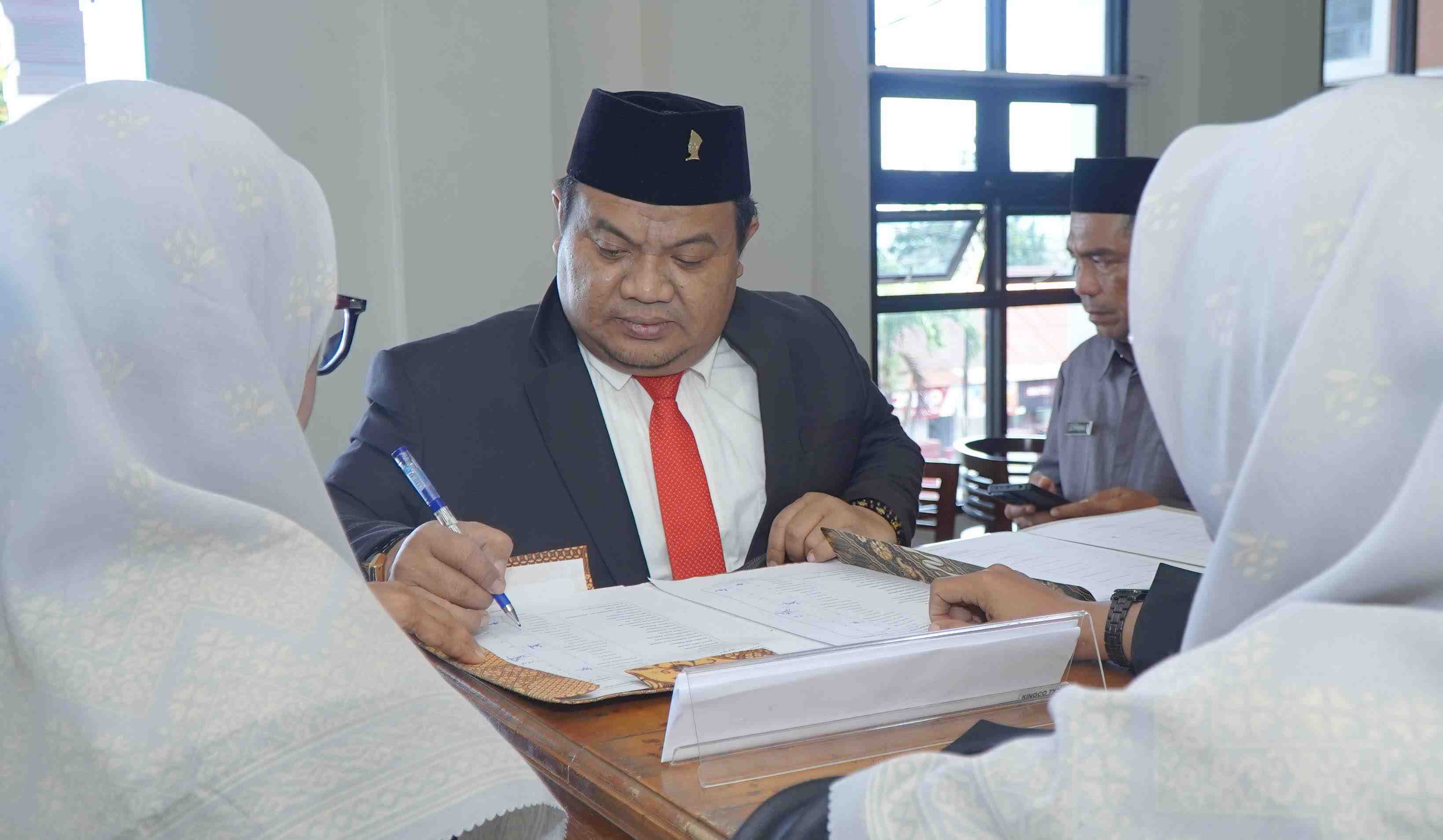 RAPAT PARIPURNA KE-3